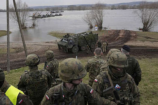 Замгенсека НАТО Джоанэ: у альянса нет планов посылать войска на Украину