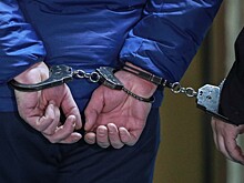 Полицейские поймали на вокзале Петербурга буйного пассажира с наркотиками