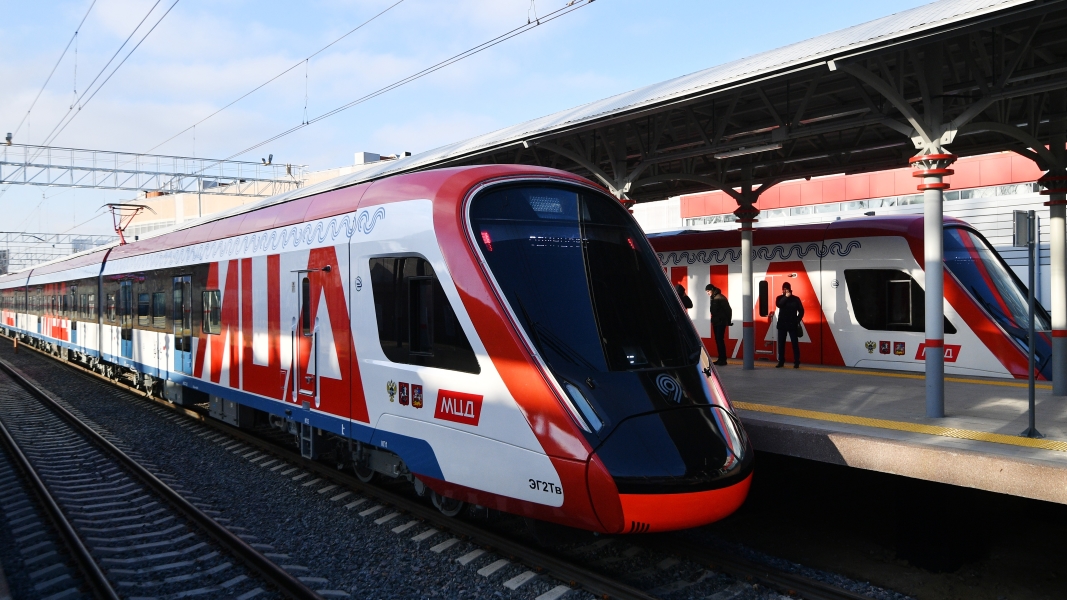 В Подмосковье порвалась электричка