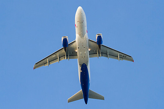 В Волгограде самолет совершил экстренную посадку из-за беременной пассажирки