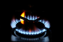 Поставщик газа в ФРГ разорвал контракты с потребителями из-за взлетевших цен