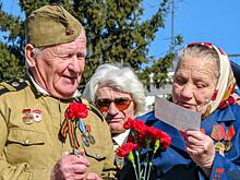 Кто из омских пенсионеров получит выплату 10 тысяч рублей к 9 Мая