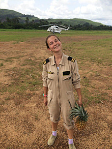 «Мы упали, но выжили»: калининградка 8 лет работала в Африке на вертолётах, доставлявших в деревни еду и лекарства