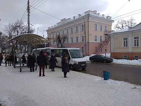 Жители Орла жалуются на несоблюдение графиков маршрутчиками