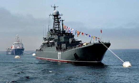 Слава и доблесть: Севастополь — город военных, морских бухт, густых каштанов и старинных храмов