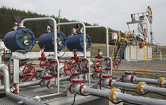 Цена нефти Brent на бирже ICE опускалась ниже $81 за баррель впервые с 11 января