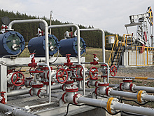 Цена нефти Brent на бирже ICE опускалась ниже $81 за баррель впервые с 11 января