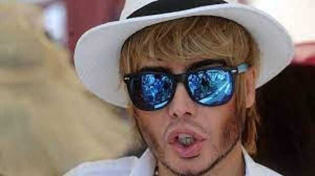 Сергей Зверев пожаловался на конфликты с соседями по дому в центре Москвы