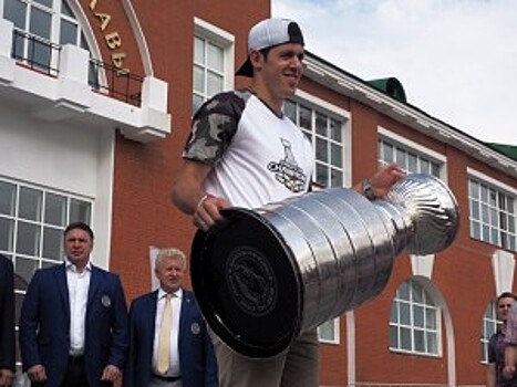 Касатонов: Кубок Стэнли может быть показан болельщикам в Музее хоккея в Москве