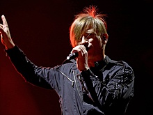 SHOT: На фестиваль российских иноагентов в Праге людей пришлось свозить за еду