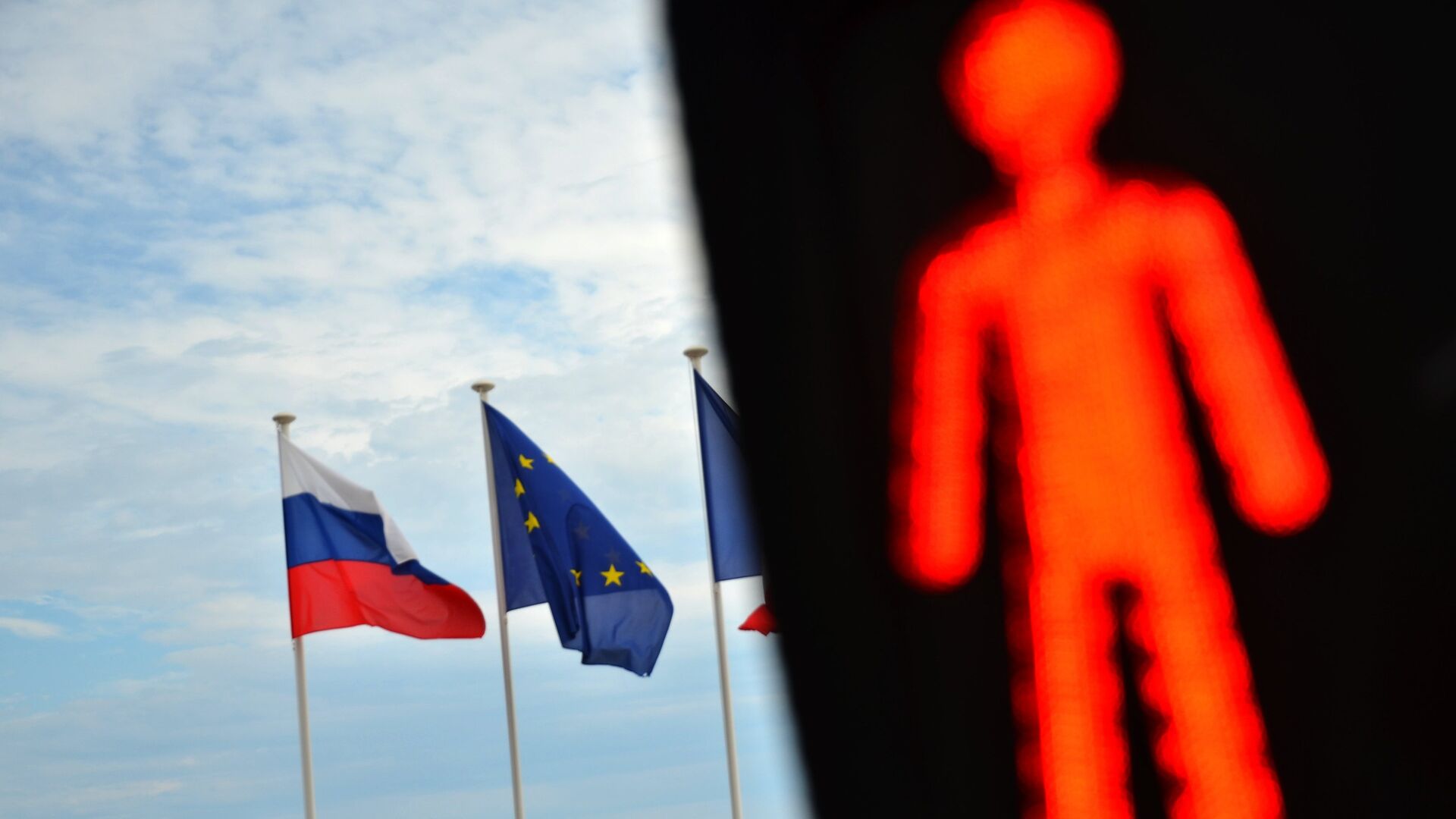 Эстония призвала ЕС ввести полное торговое эмбарго против России