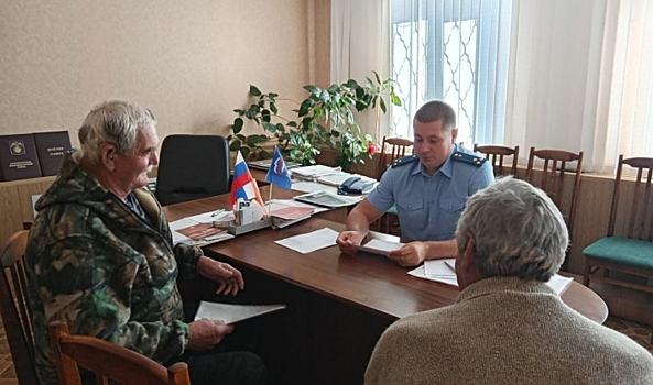 Жители сел Волгоградской области встретились с прокурором Камышина