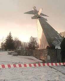 В Красноярске подсветят памятник самолёту МиГ-21Ф