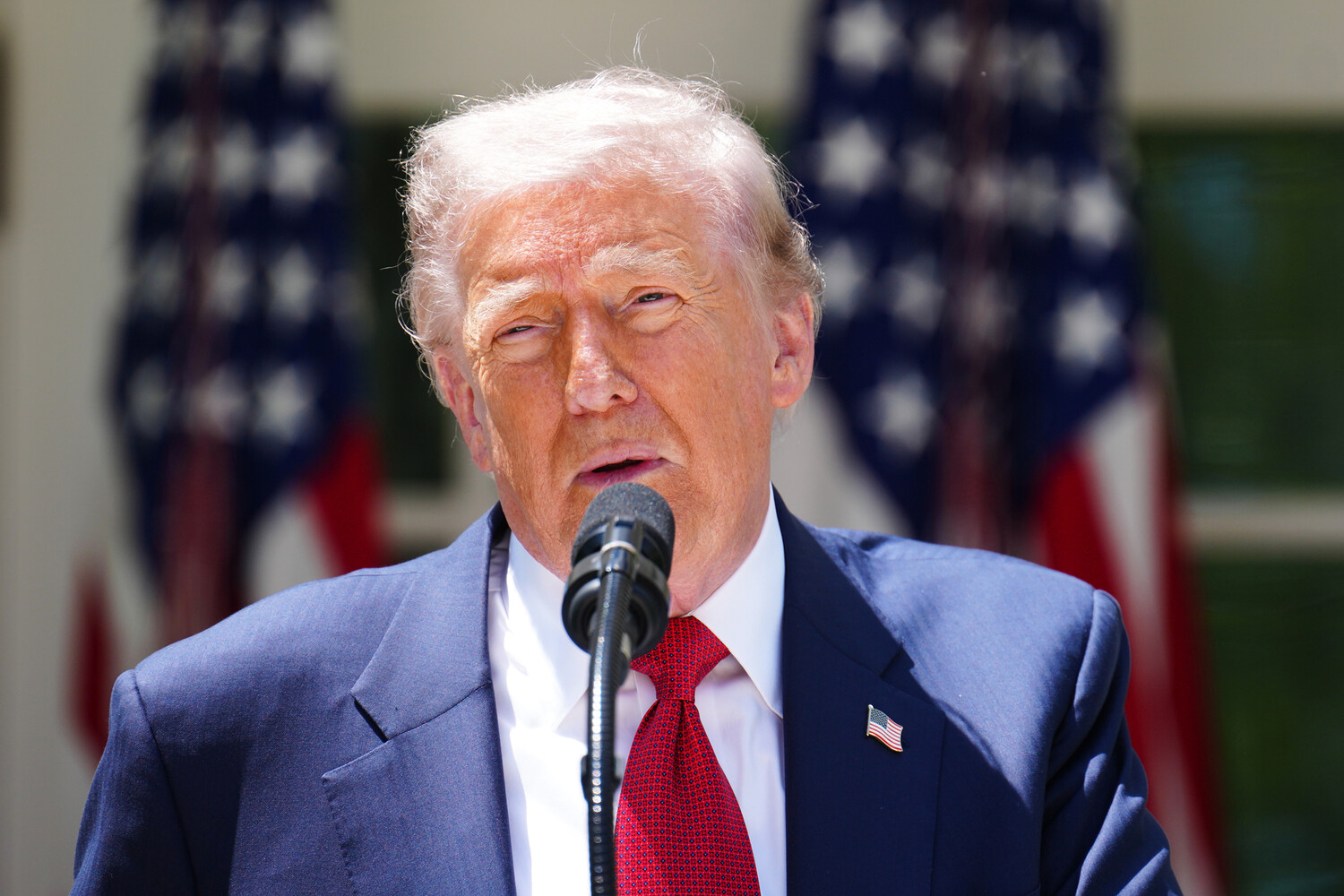 Трамп согласился со словами Си Цзиньпина об упадке США, обвинив в нем Байдена