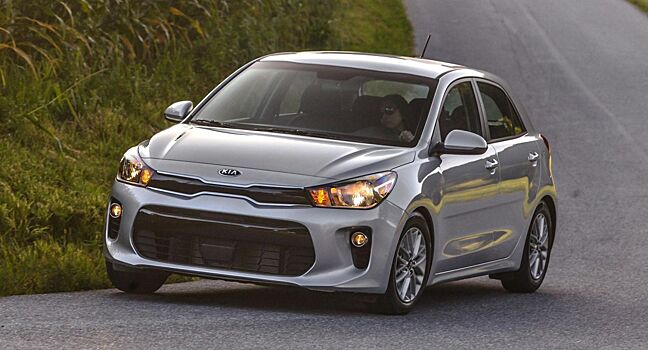 Цена, проходимость, габариты: Чем LADA Vesta «уделывает» KIA Rio 2020