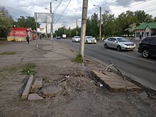 Яму в Красноярске «залатали» диванными подушками