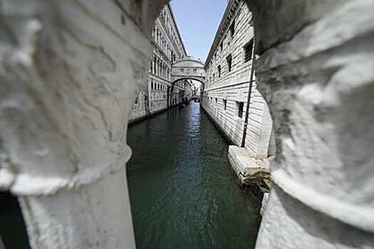 Туристы повеселились в Венеции необычным способом