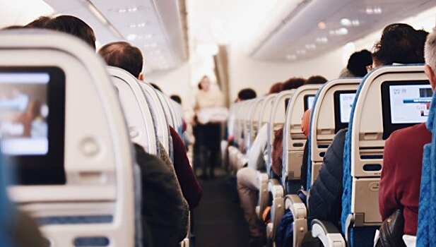 Стало известно, что членам семьи опасно сидеть в разных частях самолета