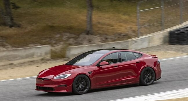 Tesla S Plaid преодолела четверть мили всего за 9,247 секунды — это новый мировой рекорд