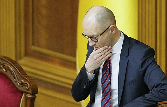 Яценюк обвинил власти в неэффективном использовании бюджетных средств
