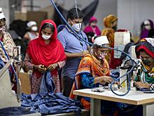 Джинсы уходят из России: Бангладеш остановила шитье штанов и курток