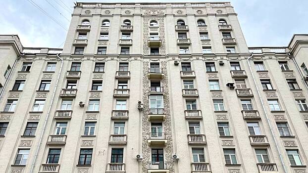 Капремонт фасада дома архитектора Лангмана в Красносельском районе завершится осенью