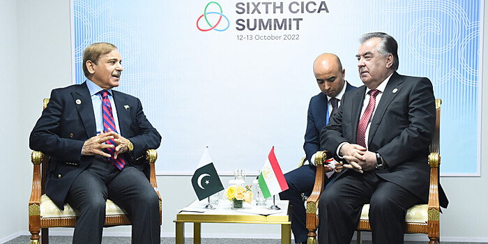 Президент Таджикистана и премьер-министр Пакистана обсудили сотрудничество стран