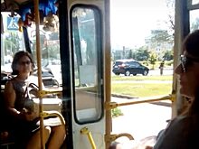 «С ветерком»: В Орле открытая дверь маршрутки перессорила горожан