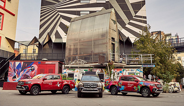 Искусство на дорогах Москвы: Mercedes-Benz Vans создает яркие мобильные арт-объекты