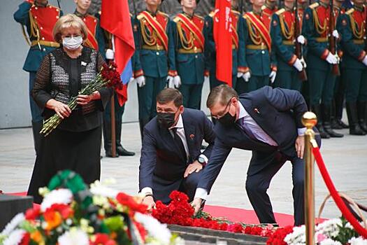 Уральские чиновники почтили память жертв Великой Отечественной войны