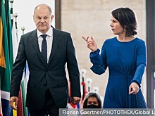 Шольц начал борьбу с главной русофобкой в Германии