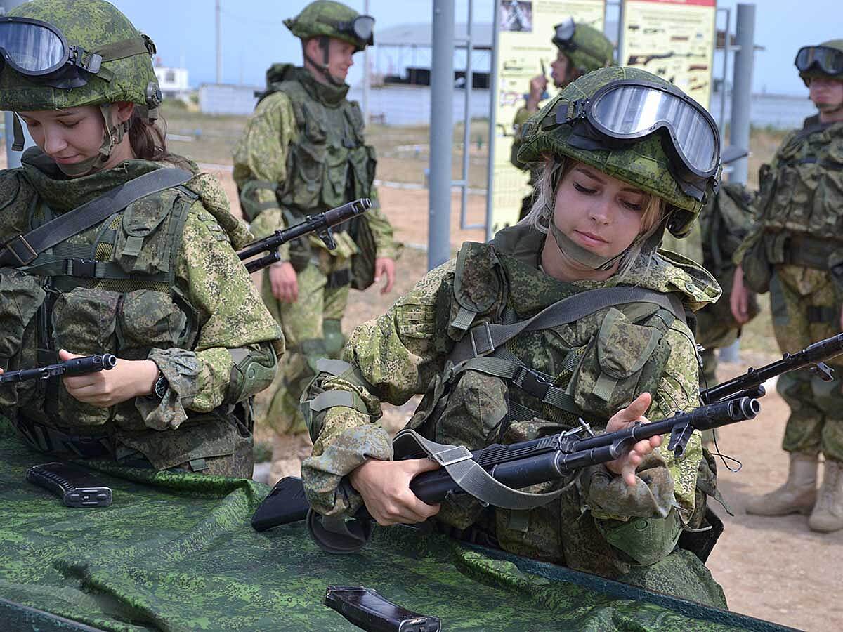 Реалити-сериал «Солдатки»: знаменитые актрисы рассказали о своем отношении к армии