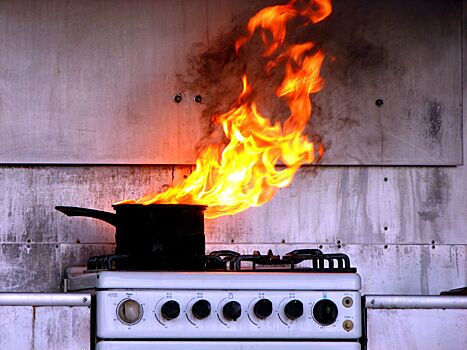 Причиной смертельного пожара в Балакове стала электрическая плита