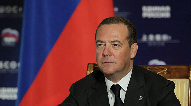 Медведев заставит раскошелиться «жирных котов» России? Известна тема предвыборной кампании ЕР