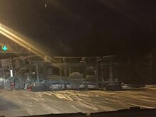 Фура перекрыла движение на Новорижском шоссе