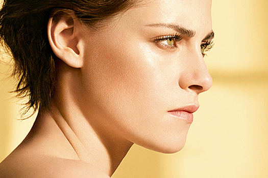 Фото: женственная Кристен Стюарт в новой рекламной кампании Chanel