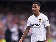 Неизвестные проникли в дом Джастина Клюйверта и избили его девушку. Они украли ценные вещи на 200 000 евро