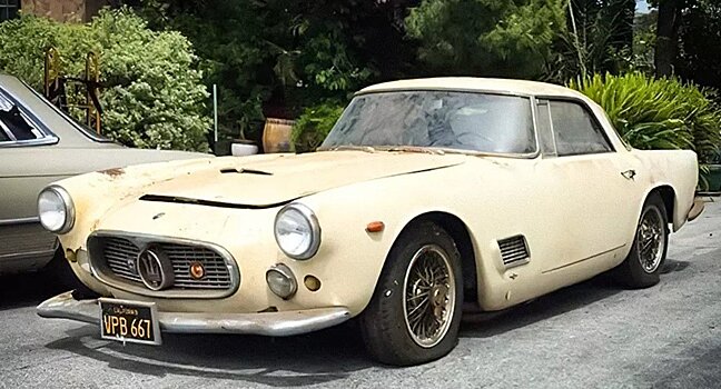 Ржавый 59-летний Maserati, 43 года простоявший в гараже, продали за 16,7 млн рублей