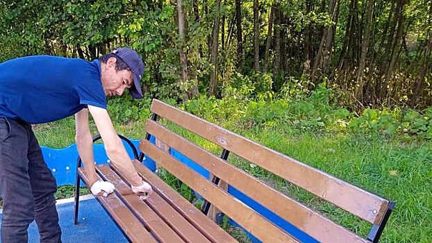 Благоустройство де­тских площадок прове­ли в поселении Красн­опахорское
