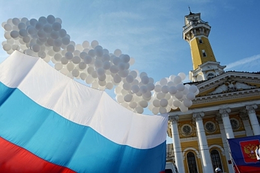 День флага в Костроме: эстафета, концерт, выставки и флешмобы