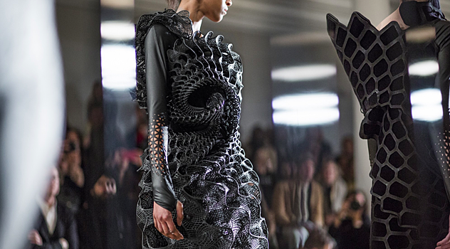 Одежда из 3D-принтера: почему производители до сих пор не сделали ее массовой?