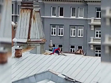 В российском городе обнаружили бегающего по крышам Человека-паука