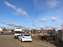 В Каменске-Уральском мужчина на внедорожнике влетел в ограждение дома