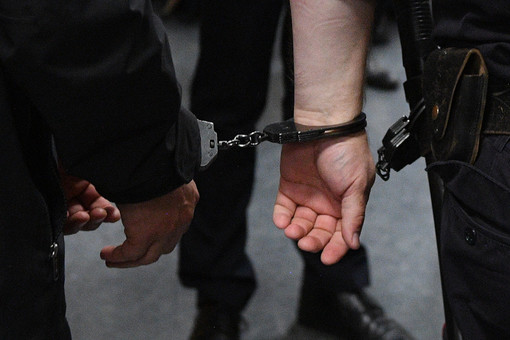 «Фонтанка»: в Петербурге полицейские задержали своего коллегу из Чечни