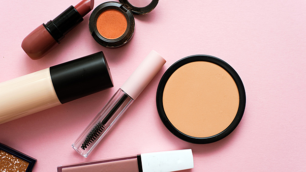 Против переполненных косметичек: в чём суть бьюти-тренда Project pan