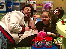 Филипп Киркоров показал подарки 8-летней дочери