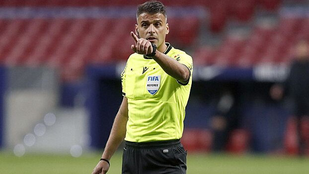 Тренер «Барселоны» прокомментировал слова де Йонга о судье