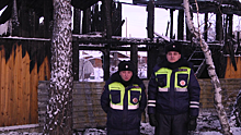 ​В Томской области сотрудники ДПС вызволили женщину из заблокированного пожаром дома