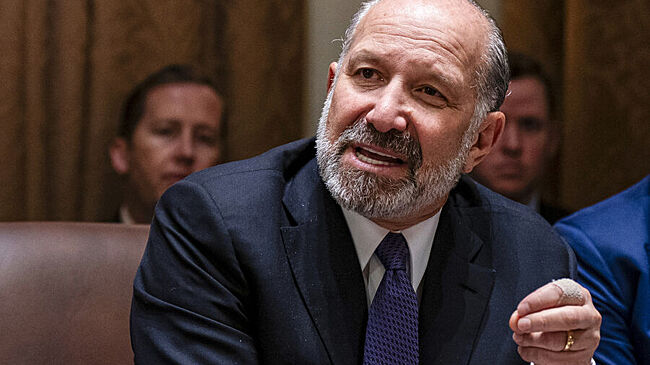 Министра торговли США освистали во время ужина в Давосе