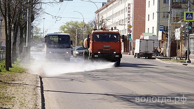 В Вологде начали мыть улицы с шампунем
